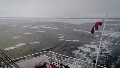 Bloques de hielo flotando frente a la costa, la semana pasada cerca de la isla de Spitsbergen.